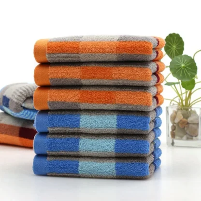 Soft Checkered Beach Towel - Image 4