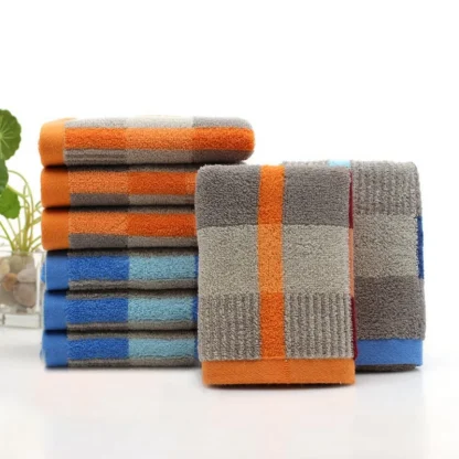 Soft Checkered Beach Towel - Image 5