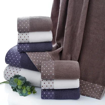 Solid Polka Dot Beach Towel - Image 3