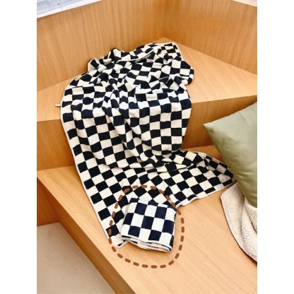 Checkerboard Pattern Beach Towel - Image 5