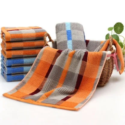 Soft Checkered Beach Towel - Image 7