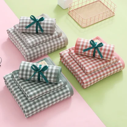 Cozy Simple Beach Towel - Image 5