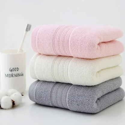 Plush Comfort Beach Towel - Image 3