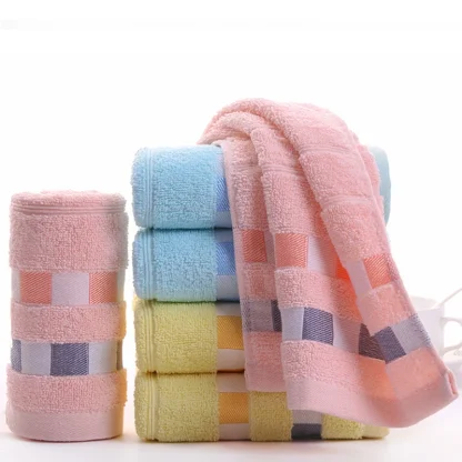 Plush Absorbent Beach Towel - Image 4