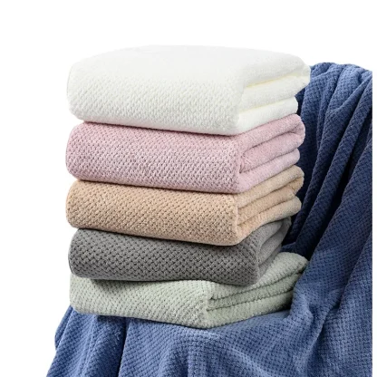 Fashionable Grid Beach Towel - Image 6
