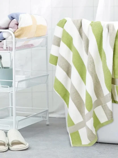 Hotel Quality Beach Towel - Image 4